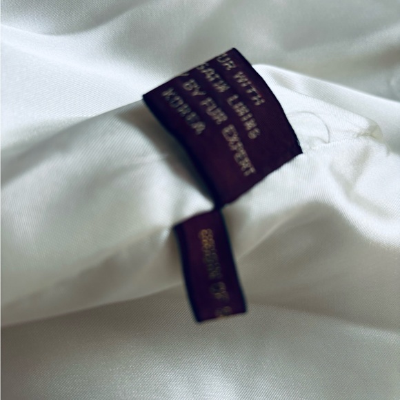 S&M Blazer fur ivory. Hook & loop close, lined pkts, acrylic lining. Sz S/M. - Picture 5 of 9